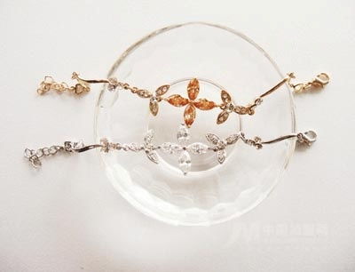 精品饰品加盟指南 排行榜、加盟费与首饰选择